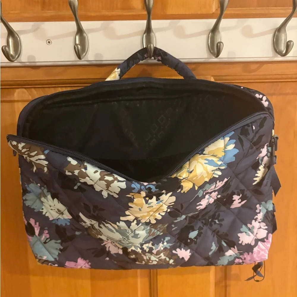 Vera Bradley floral Laptop/work station Bag New without tag's.